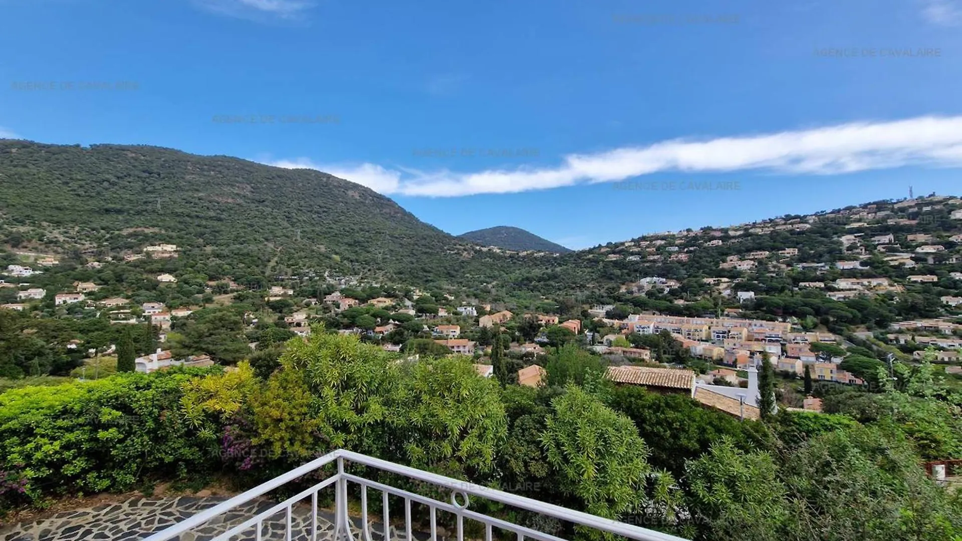Maison Avec Jardin Et Terrasses A Cavalaire, Calme Et Equipements Modernes - Fr-1-100-323 0*, Cavalaire-sur-Mer France