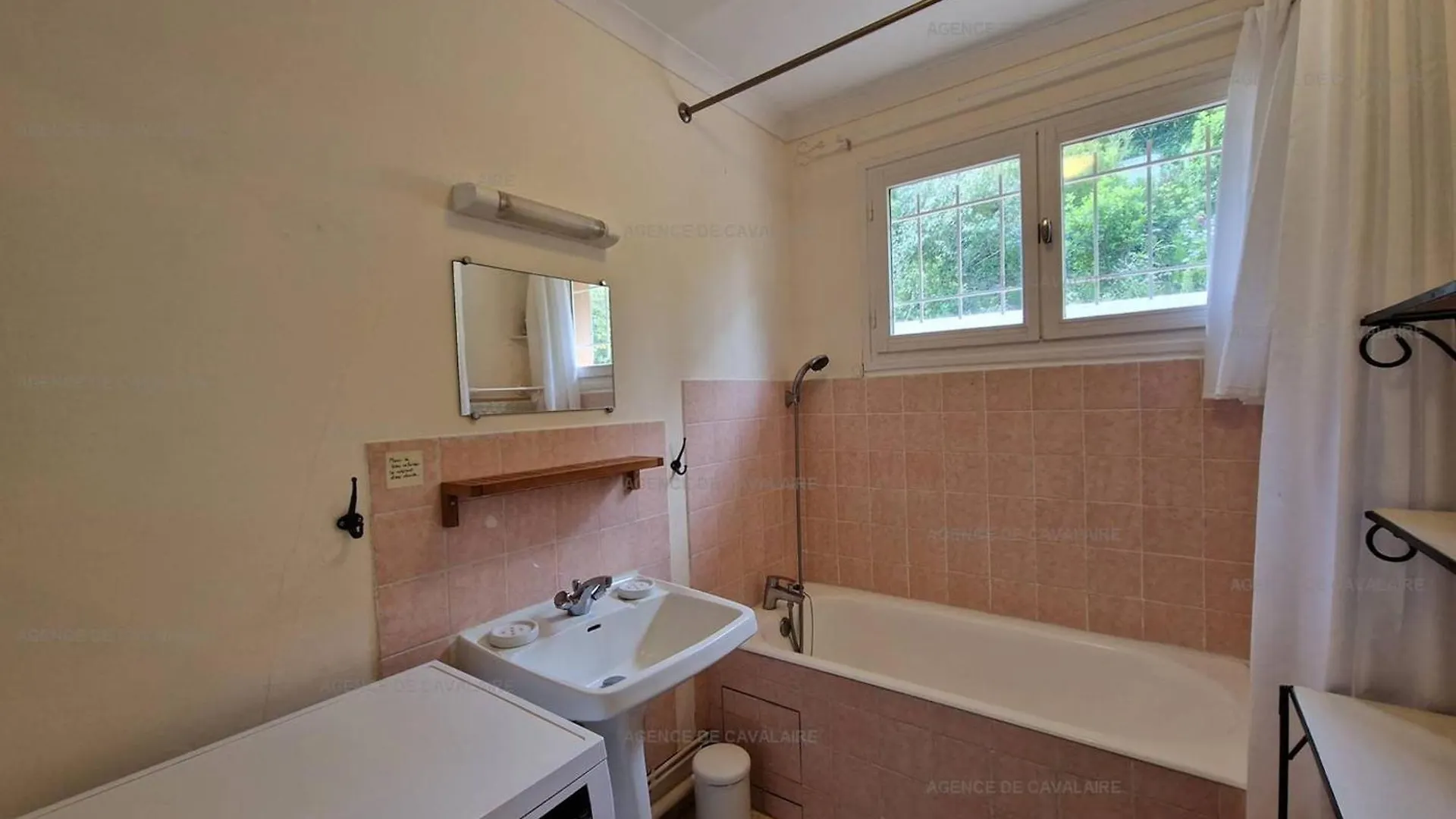 Vakantiehuis Maison Avec Jardin Et Terrasses A Cavalaire, Calme Et Equipements Modernes - Fr-1-100-323